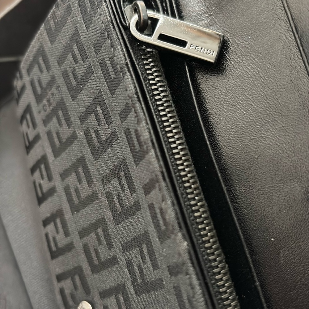 🆕🆕 NWT AUTHENTIC ALL-BLACK FENDI ZUCCA WALLET W OG MAGNETIC BOX AND DUST BAG